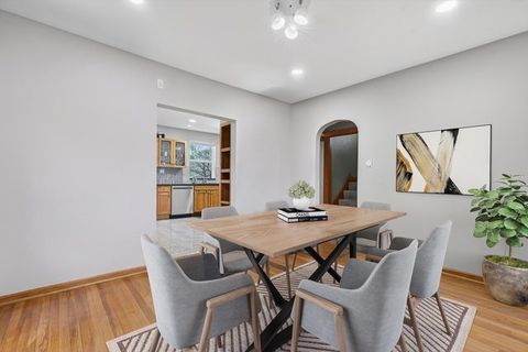 Tiny photo for 1159 S East Avenue, Oak Park, IL 60304 (MLS # 12647593)