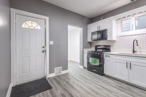 Tiny photo for 6830 S Honore Street, Chicago, IL 60636 (MLS # 12494143)