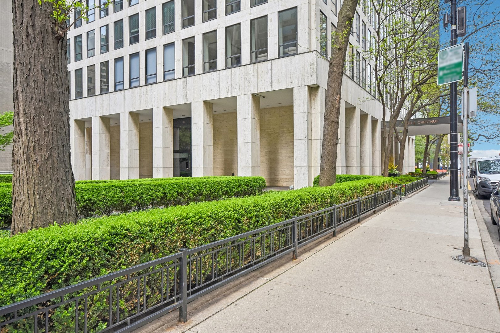 260 E CHESTNUT Street 2505