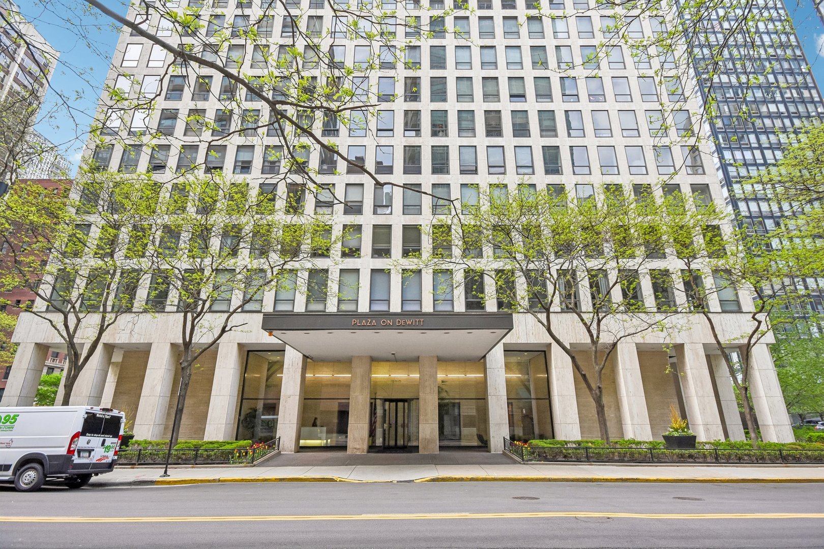 260 E CHESTNUT Street 2505