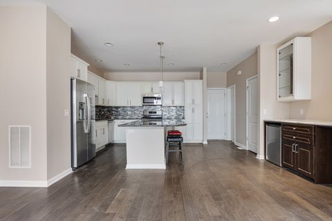 Tiny photo for 901 Times Square Drive, Aurora, IL 60504 (MLS # 12561400)