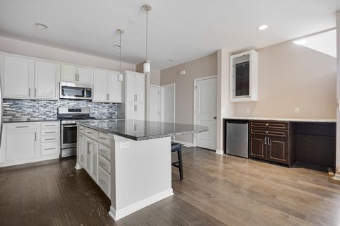 Tiny photo for 901 Times Square Drive, Aurora, IL 60504 (MLS # 12561400)