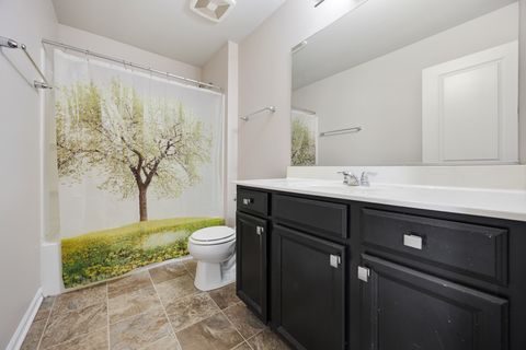 Tiny photo for 901 Times Square Drive, Aurora, IL 60504 (MLS # 12561400)