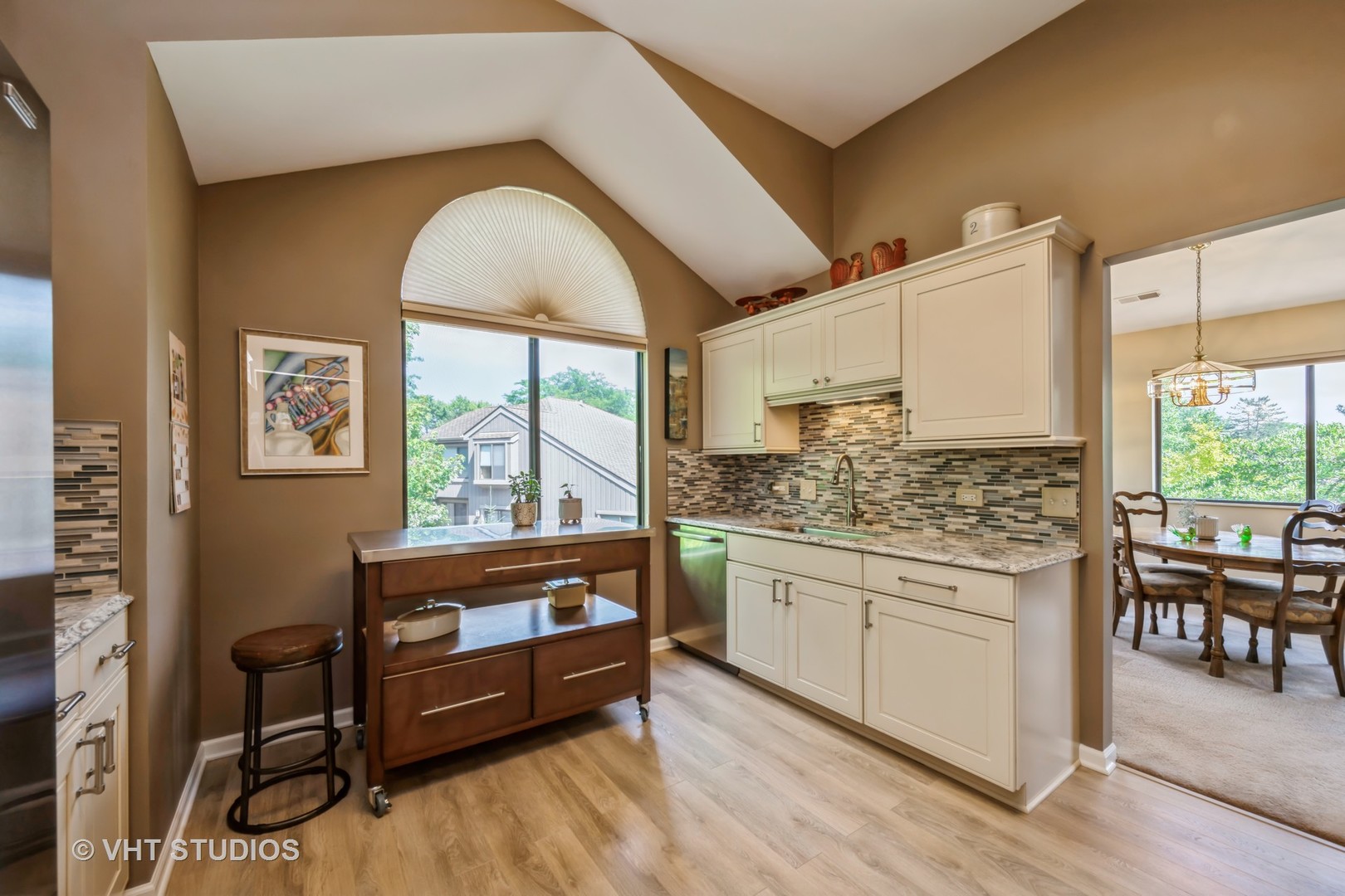949 Fairway Circle 949