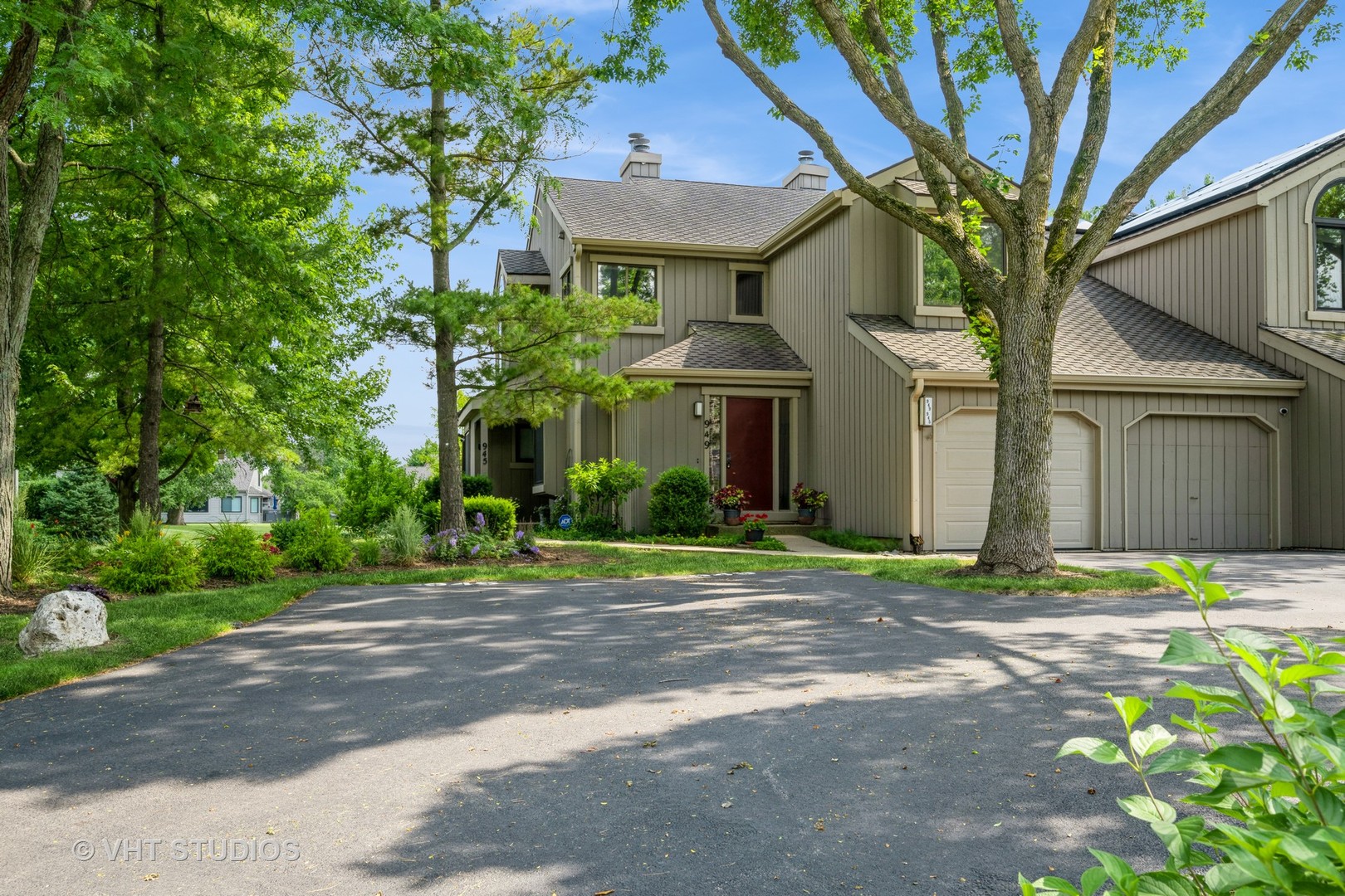 949 Fairway Circle 949