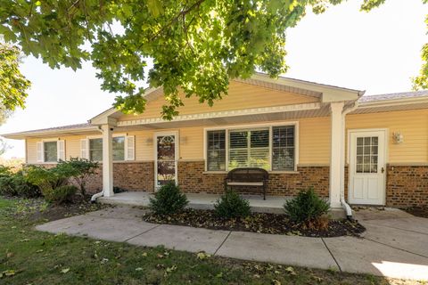 Tiny photo for 3 Poplar Road, Yorkville, IL 60560 (MLS # 12488633)