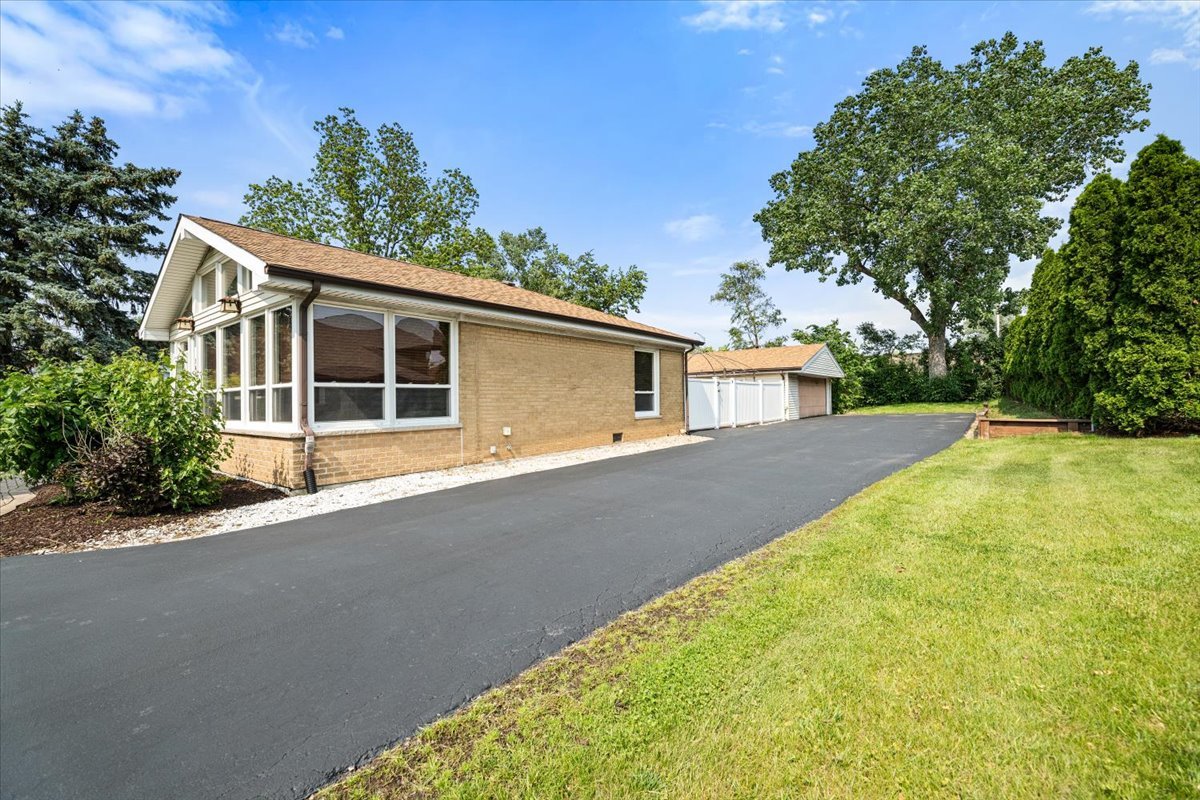 145 N Oakleaf Drive