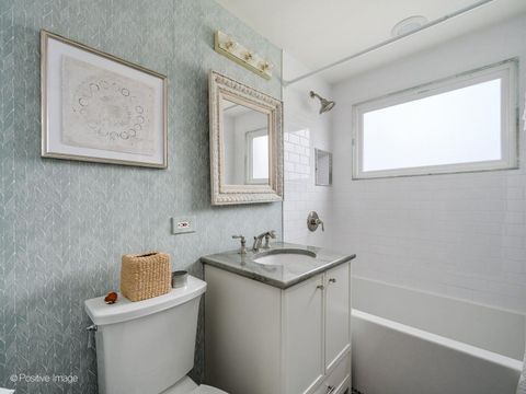 Tiny photo for 674 Highview Terrace, Lake Forest, IL 60045 (MLS # 12626294)