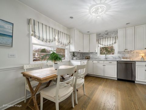 Tiny photo for 674 Highview Terrace, Lake Forest, IL 60045 (MLS # 12626294)