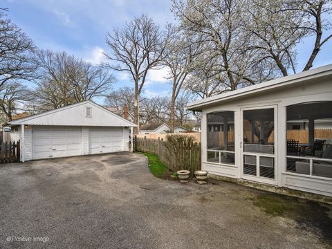 Tiny photo for 674 Highview Terrace, Lake Forest, IL 60045 (MLS # 12626294)