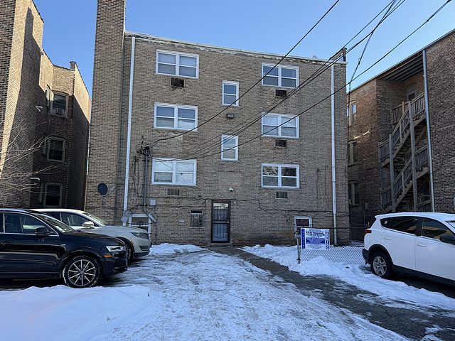 7720 S Jeffery Boulevard 1S