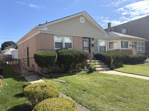 Tiny photo for 1023 32nd Avenue, Bellwood, IL 60104 (MLS # 12768896)