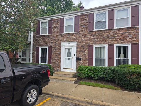 Photo of 1866 Wellington Place, Hoffman Estates, IL 60169 (MLS # 12765876)