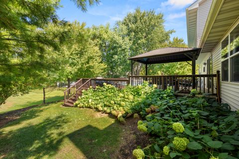 Tiny photo for 1329 Foxbend Drive, Sycamore, IL 60178 (MLS # 12473519)