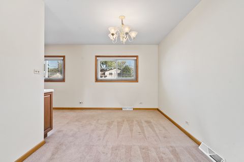 Tiny photo for 913 Ingram Place, Des Plaines, IL 60016 (MLS # 12478785)