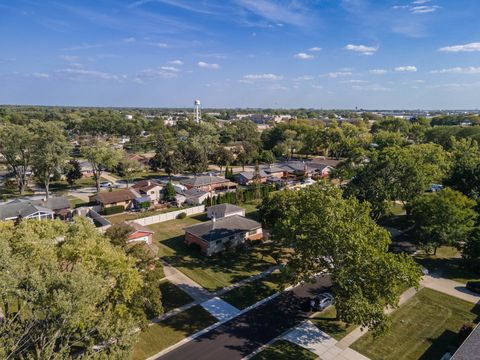 Tiny photo for 913 Ingram Place, Des Plaines, IL 60016 (MLS # 12478785)