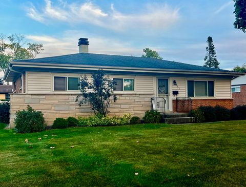 Photo of 913 Ingram Place, Des Plaines, IL 60016 (MLS # 12478785)