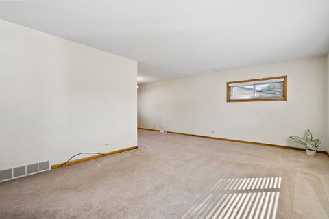 Tiny photo for 913 Ingram Place, Des Plaines, IL 60016 (MLS # 12478785)
