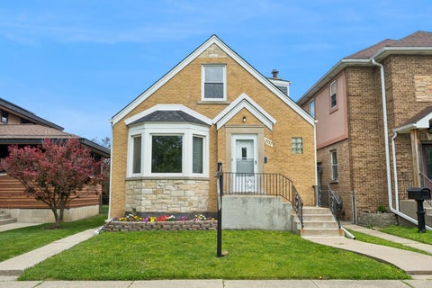 Photo of 3737 N Cumberland Avenue, Chicago, IL 60634 (MLS # 12749093)