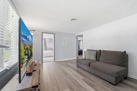 Tiny photo for Aurora, IL 60506 (MLS # 12612882)