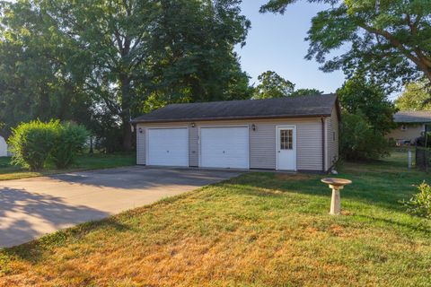 Tiny photo for 528 E 2nd Street, El Paso, IL 61738 (MLS # 12474873)