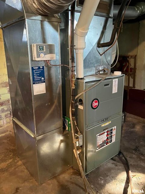 Tiny photo for 837 BEACH Street, Kewanee, IL 61443 (MLS # QC4268571)