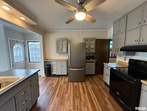 Tiny photo for 837 BEACH Street, Kewanee, IL 61443 (MLS # QC4268571)