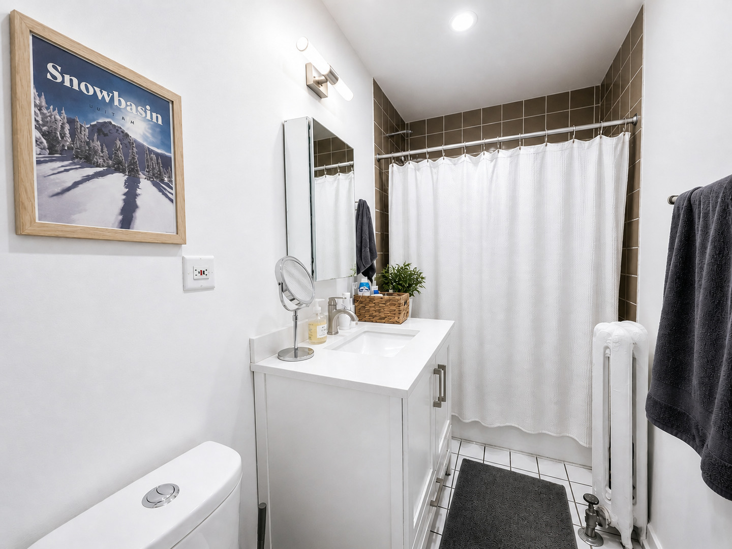 677.5 W Wrightwood Avenue 1S