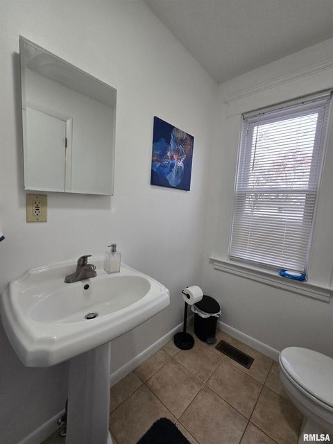 Tiny photo for 502 Albers Street, Golden, IL 62339 (MLS # QC4269649)