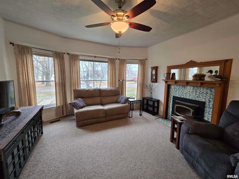 Tiny photo for 502 Albers Street, Golden, IL 62339 (MLS # QC4269649)