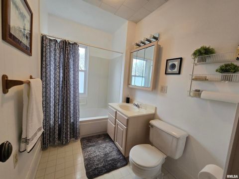 Tiny photo for 502 Albers Street, Golden, IL 62339 (MLS # QC4269649)