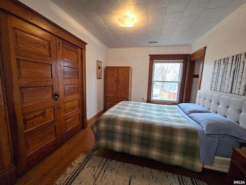 Tiny photo for 502 Albers Street, Golden, IL 62339 (MLS # QC4269649)