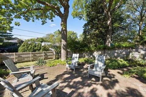 Tiny photo for 2754 Ridge Avenue, Evanston, IL 60201 (MLS # 12506050)