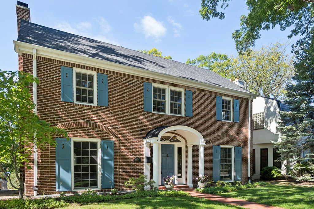 Photo for 2754 Ridge Avenue, Evanston, IL 60201 (MLS # 12506050)