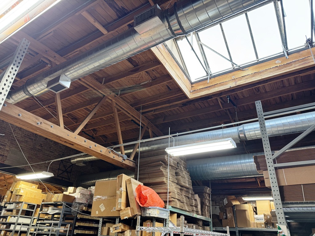 2023 W FULLERTON Street