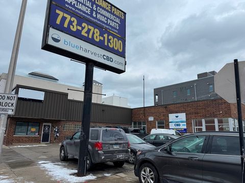 2023 W FULLERTON Street Chicago IL 60647