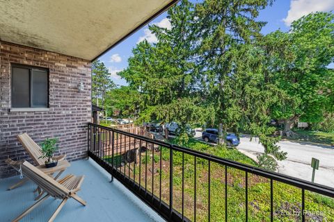 Tiny photo for 61 W Pier Drive #201, Westmont, IL 60559 (MLS # 12591671)