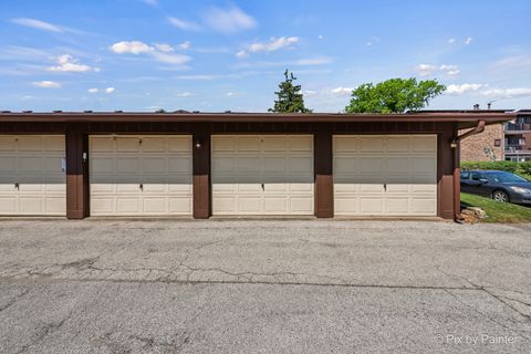 Tiny photo for 61 W Pier Drive #201, Westmont, IL 60559 (MLS # 12591671)
