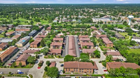 Tiny photo for 61 W Pier Drive #201, Westmont, IL 60559 (MLS # 12591671)