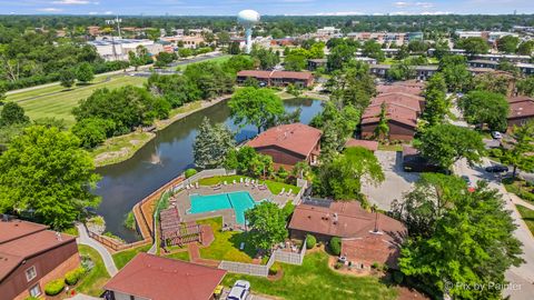 Tiny photo for 61 W Pier Drive #201, Westmont, IL 60559 (MLS # 12591671)