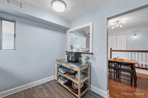 Tiny photo for 61 W Pier Drive #201, Westmont, IL 60559 (MLS # 12591671)