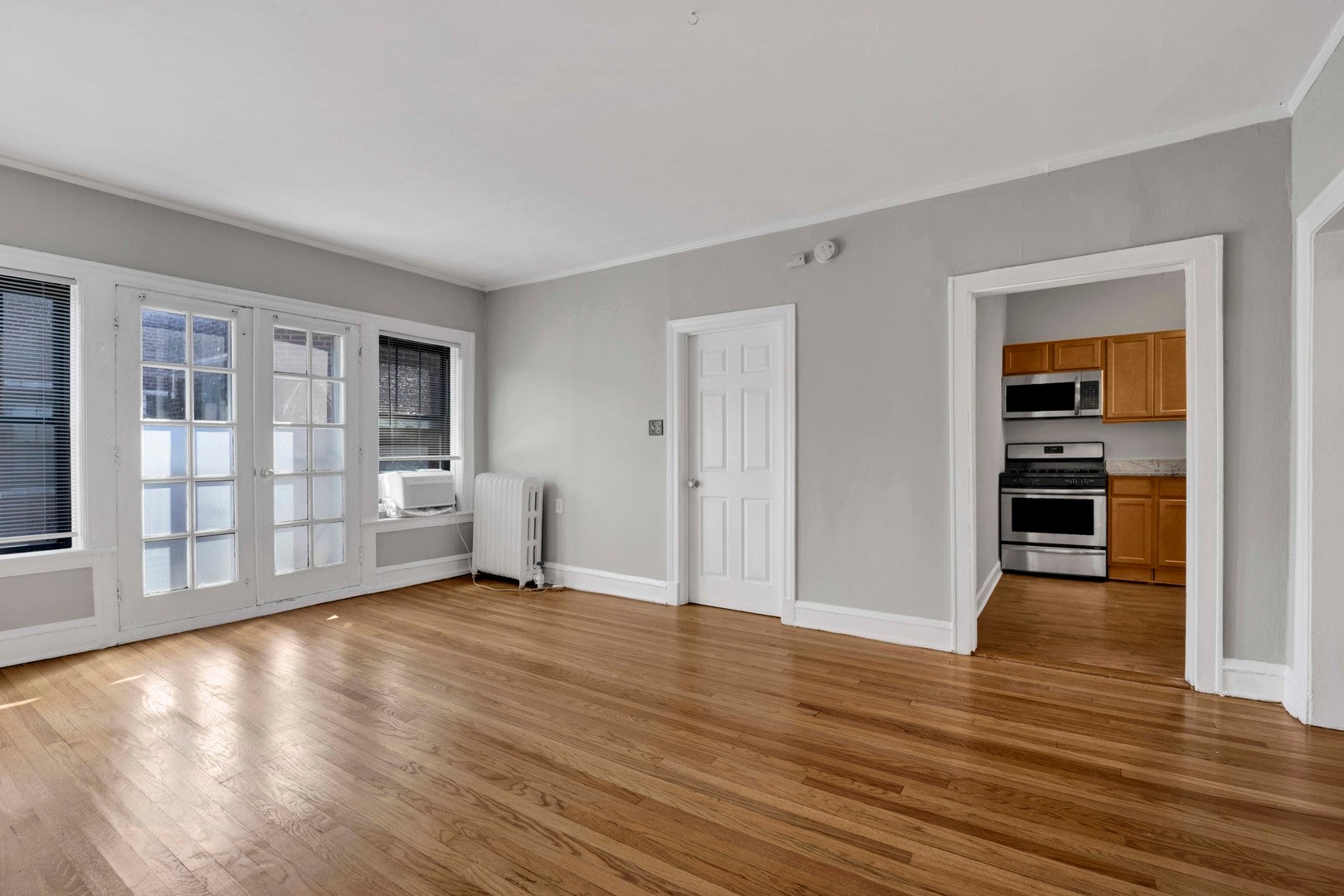 1239 W GREENLEAF Avenue 3S