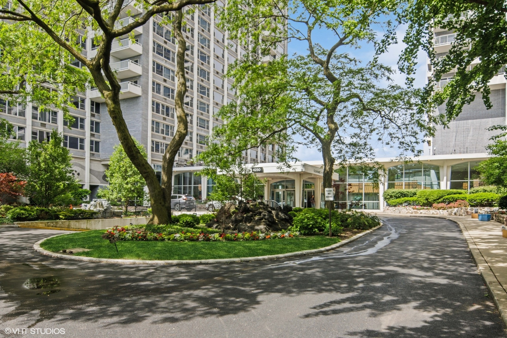 4250 N Marine Drive 2114