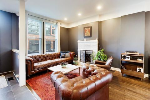 Tiny photo for 941 W Altgeld Street, Chicago, IL 60614 (MLS # 12590736)