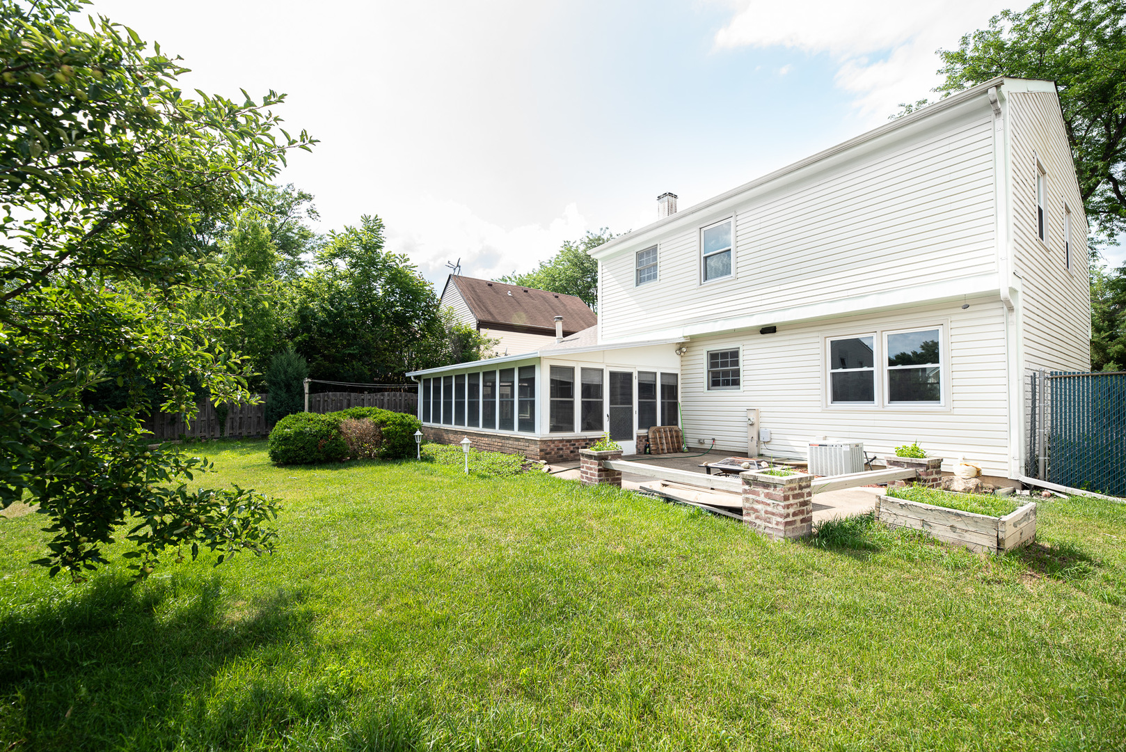 215 Annapolis Drive