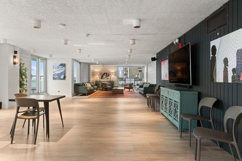 Tiny photo for 6033 N Sheridan Road #7C, Chicago, IL 60660 (MLS # 12506071)