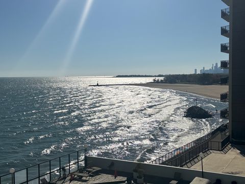 Tiny photo for 6033 N Sheridan Road #7C, Chicago, IL 60660 (MLS # 12506071)