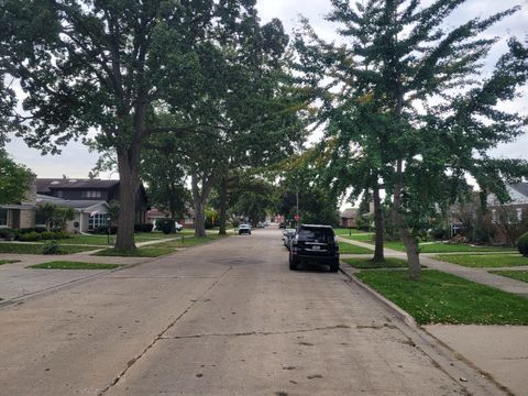 Tiny photo for 8918 Parkside Avenue, Morton Grove, IL 60053 (MLS # 12492651)