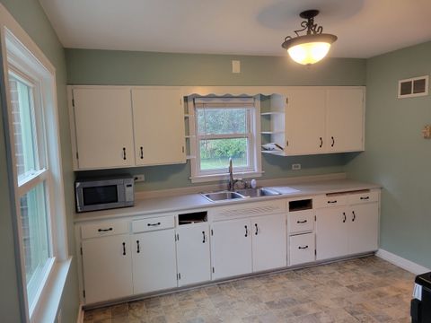 Tiny photo for 8918 Parkside Avenue, Morton Grove, IL 60053 (MLS # 12492651)