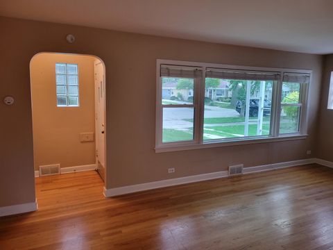 Tiny photo for 8918 Parkside Avenue, Morton Grove, IL 60053 (MLS # 12492651)
